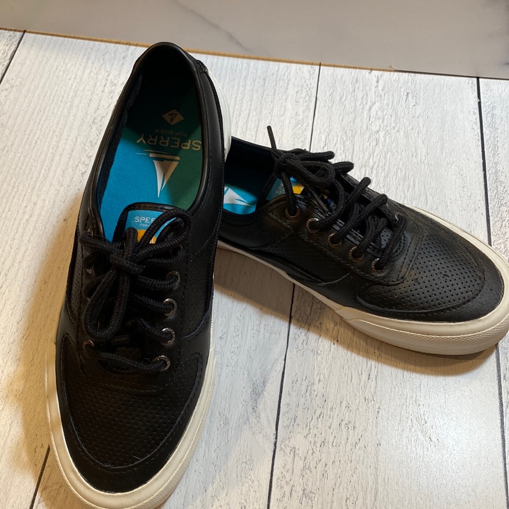 Sperry Tennis Shoe
